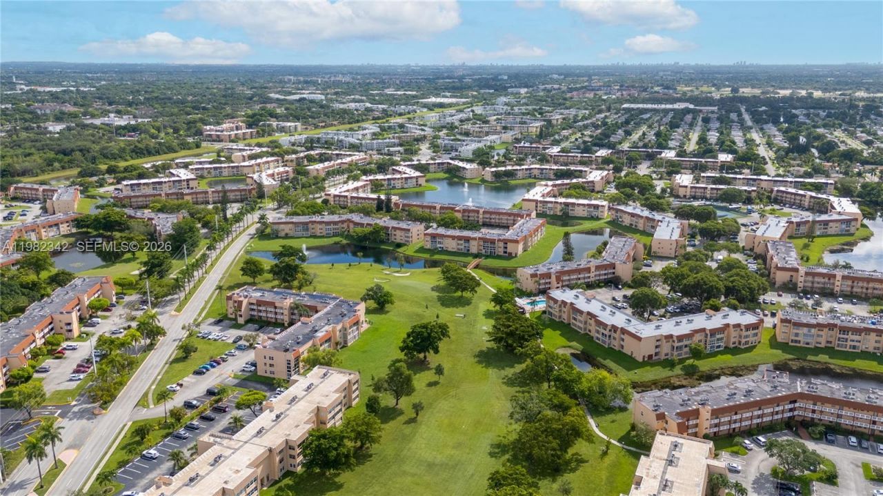 8950 Sunrise Lakes Blvd, Unit 309, Sunrise, FL 33322 Photo