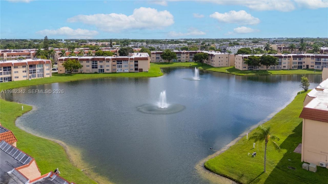 8950 Sunrise Lakes Blvd, Unit 309, Sunrise, FL 33322 Photo