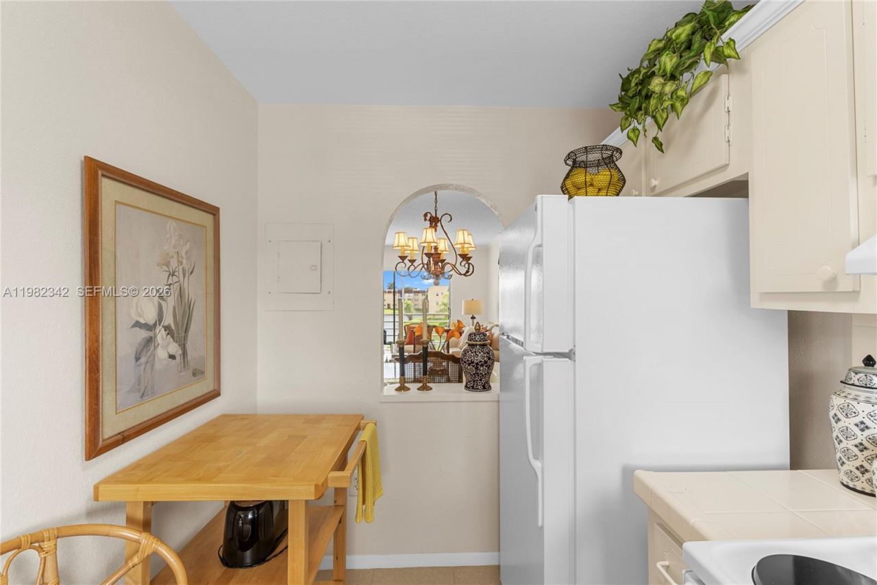 8950 Sunrise Lakes Blvd, Unit 309, Sunrise, FL 33322 Photo