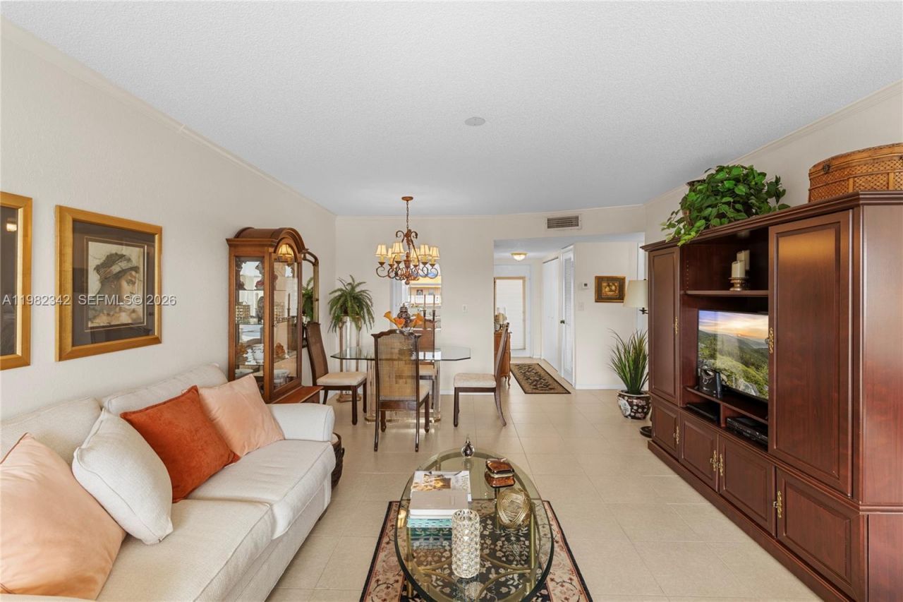 8950 Sunrise Lakes Blvd, Unit 309, Sunrise, FL 33322 Photo