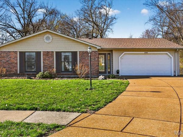 4988 Sefton Drive , St Louis, MO 63128