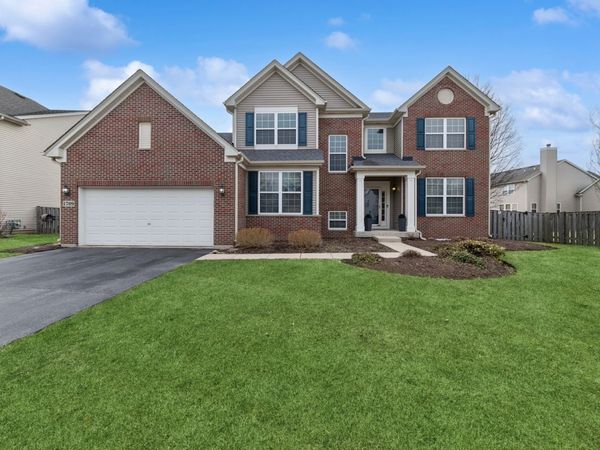 1709 Belcourt , Elgin, IL 60120