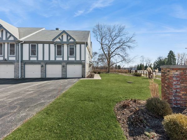 120 W Golf Road , Unit A, Libertyville, IL 60048