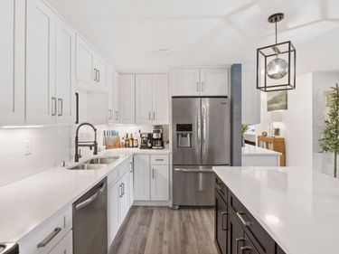 10401 Cedar Lake Road, Unit 410, Minnetonka, MN 55305