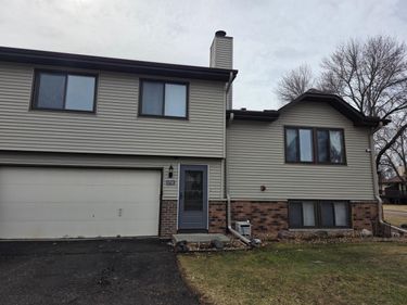 8792 N Maplebrook Circle, Unit 8792, Brooklyn Park, MN 55445