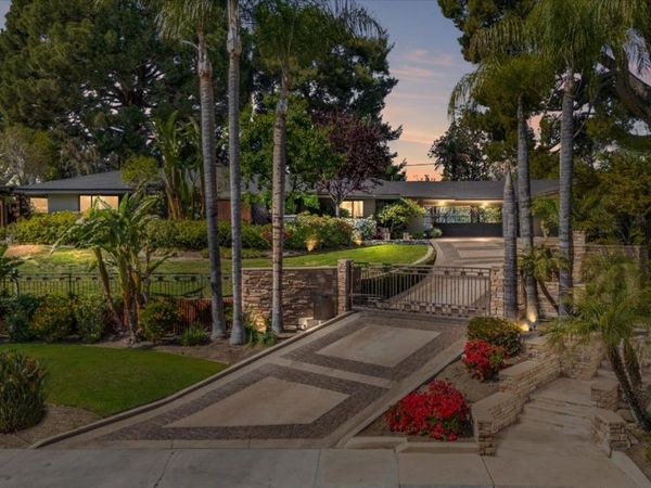 1812 Country Club Drive, Bakersfield, CA 93306