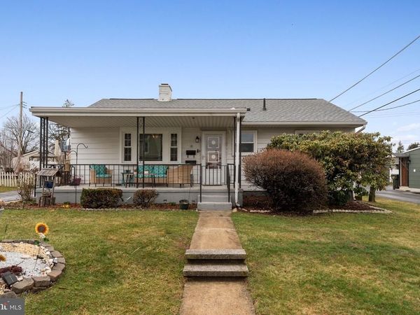 18 S CALLOWHILL STREET , TOPTON, PA 19562