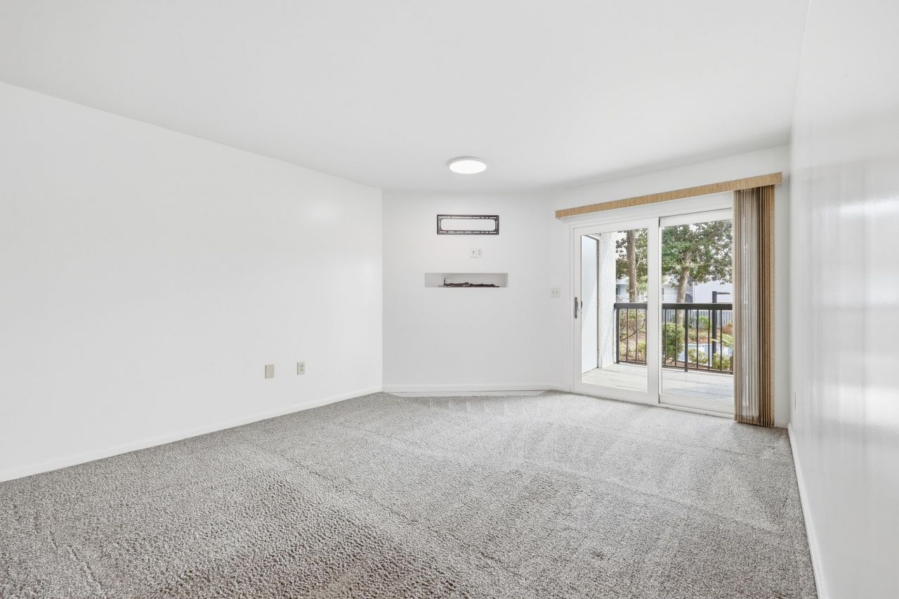 311 69th Ave. N  Photo 4