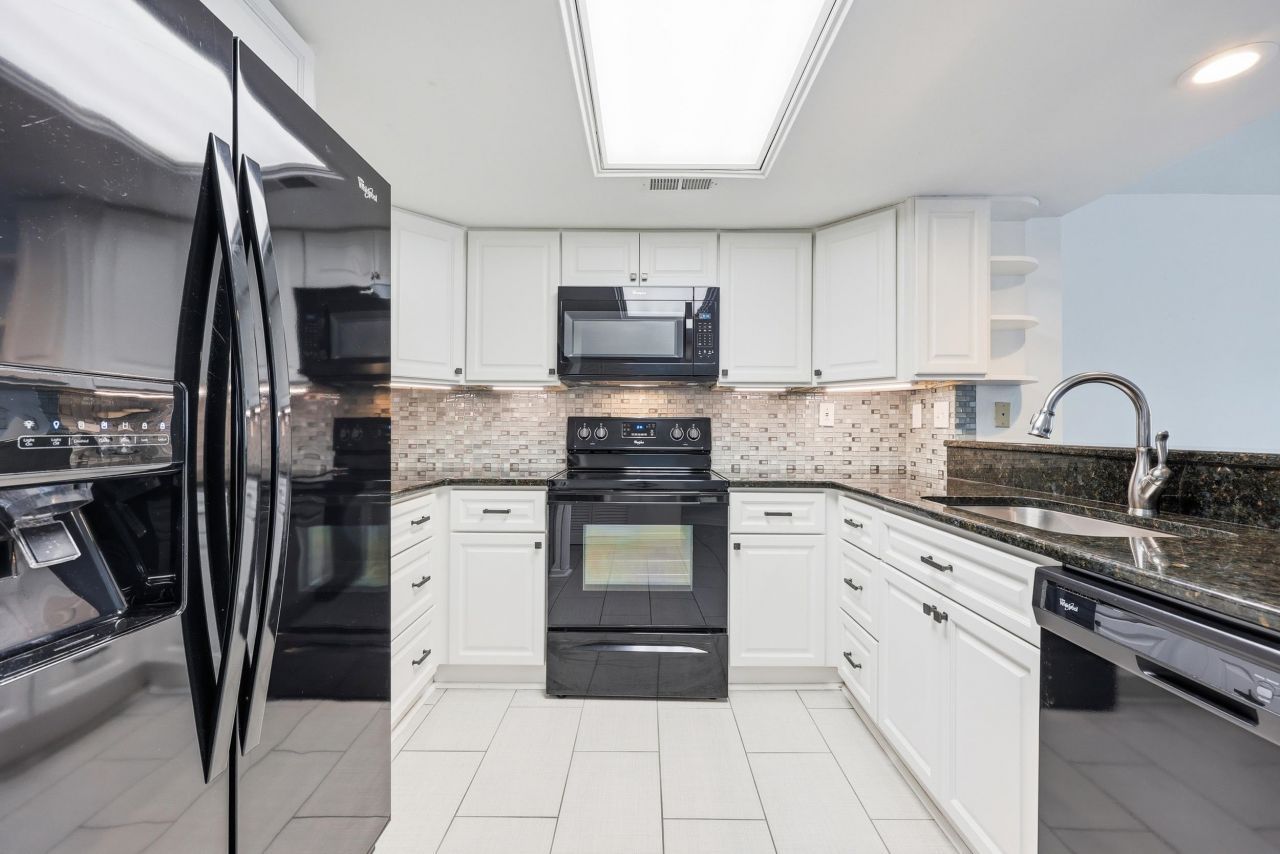 311 69th Ave. N  Photo 5