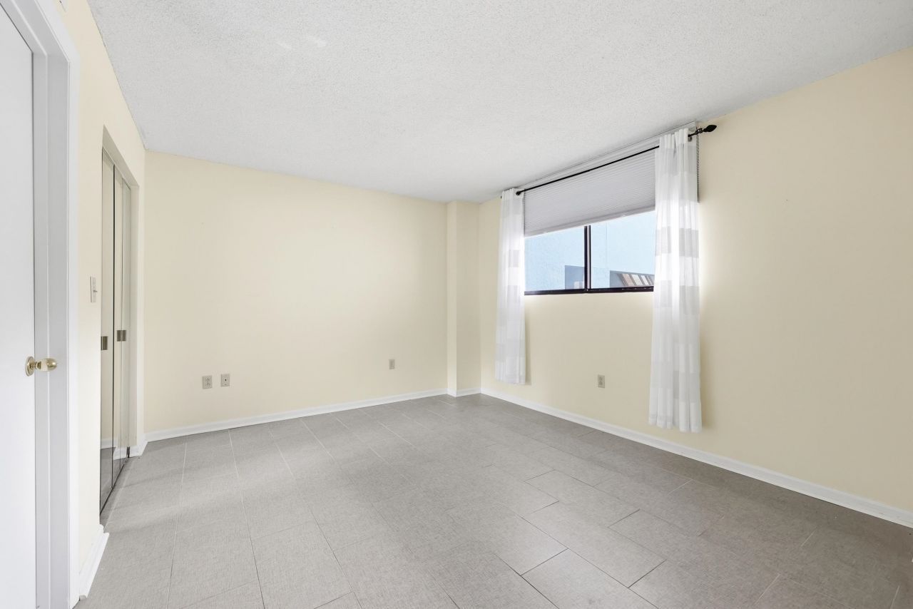 311 69th Ave. N  Photo 6