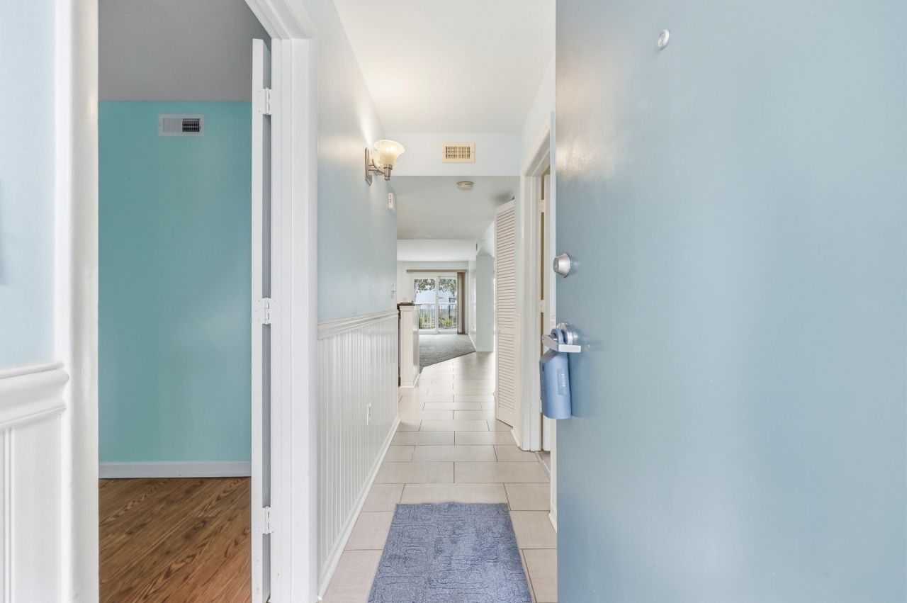 311 69th Ave. N  Photo 8