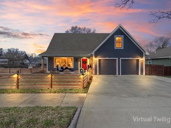 715 S 4th Street, Atchison, KS 66002