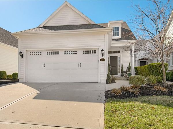 6194 LIME STONE Court, Parkville, MO 64152