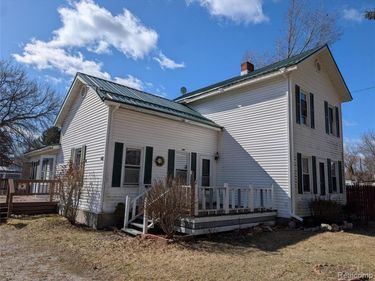 10611 W Saint Charles Road, Sumner Twp, MI 48889
