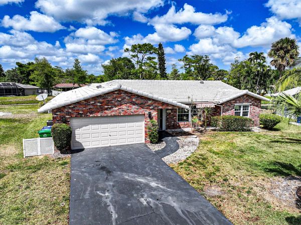 1329 NW 84th Drive NW, Coral Springs, FL 33071