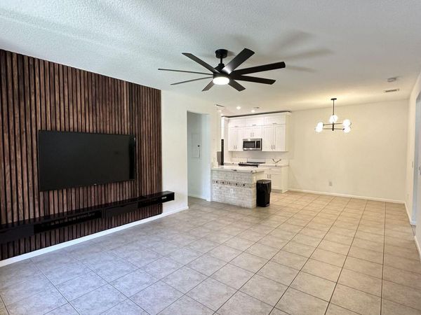 3549 Forest Hill Boulevard, Unit 19, Palm Springs, FL 33406