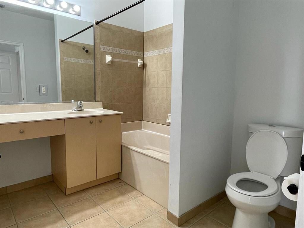 3549 Forest Hill Boulevard, Unit 19, Palm Springs, FL 33406 Photo
