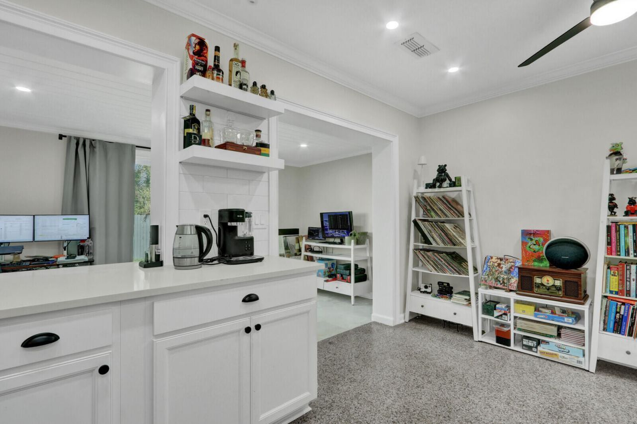 431 52nd Street, West Palm Beach, FL 33407 Photo