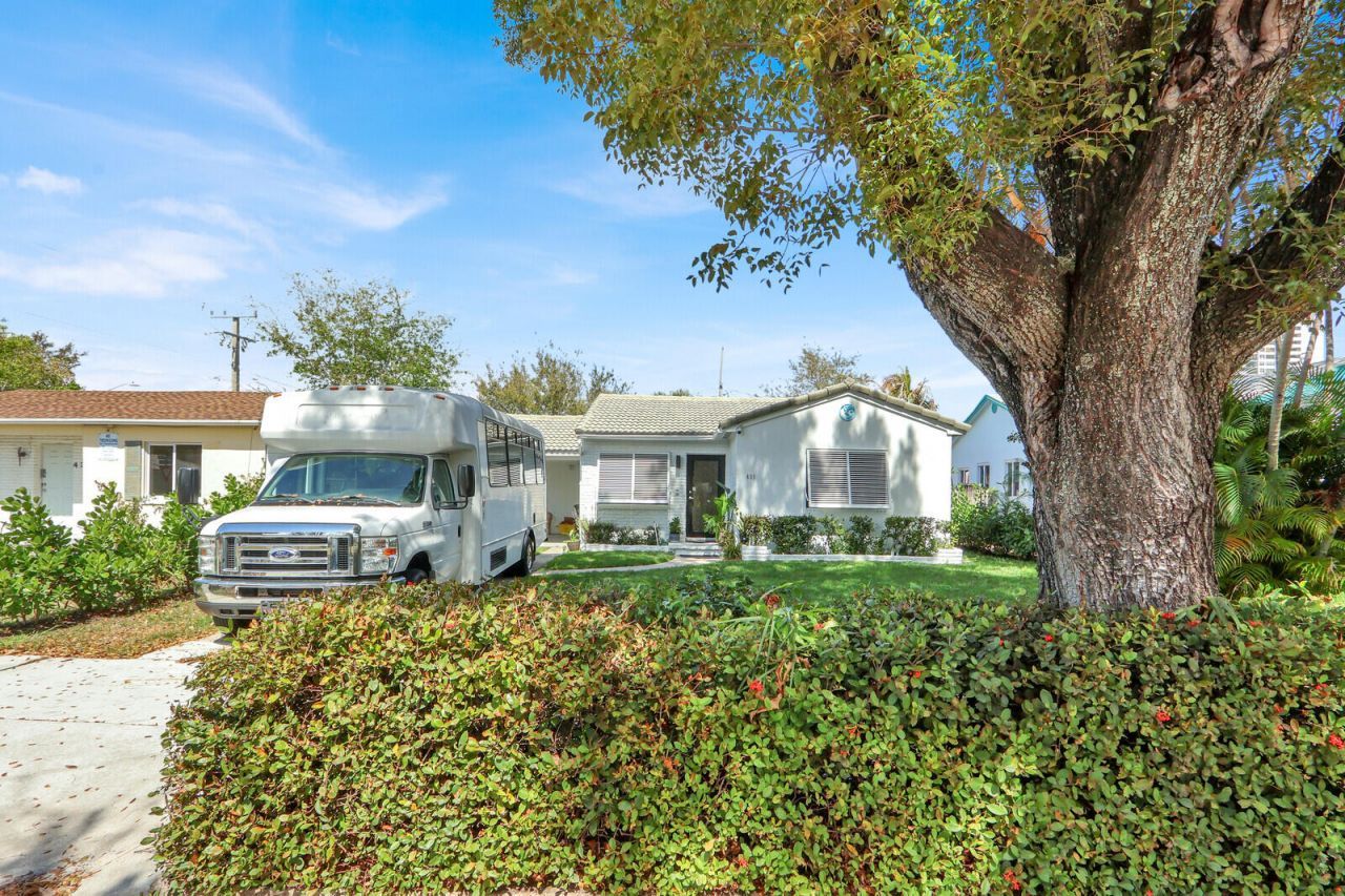 431 52nd Street, West Palm Beach, FL 33407 Photo