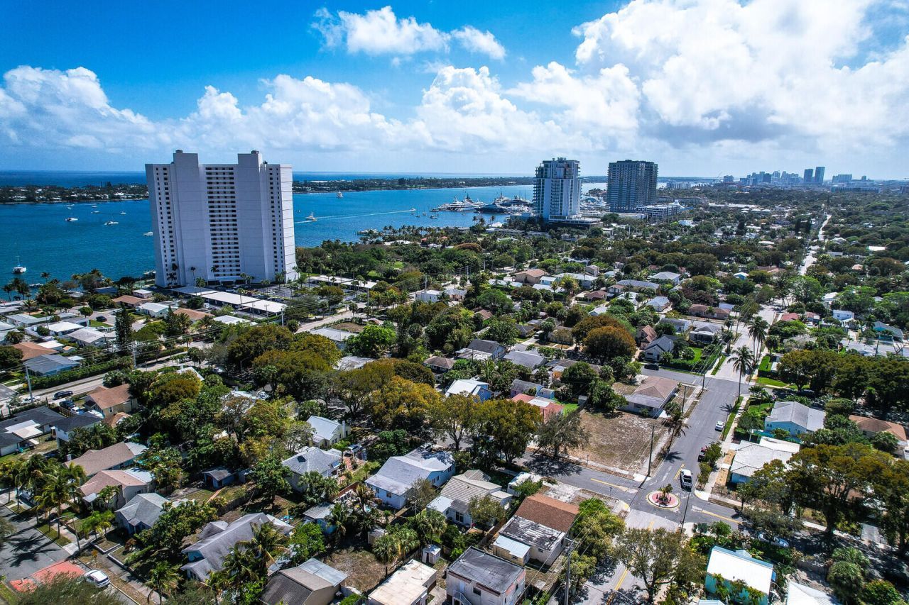 431 52nd Street, West Palm Beach, FL 33407 Photo