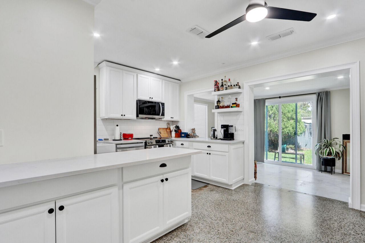 431 52nd Street, West Palm Beach, FL 33407 Photo