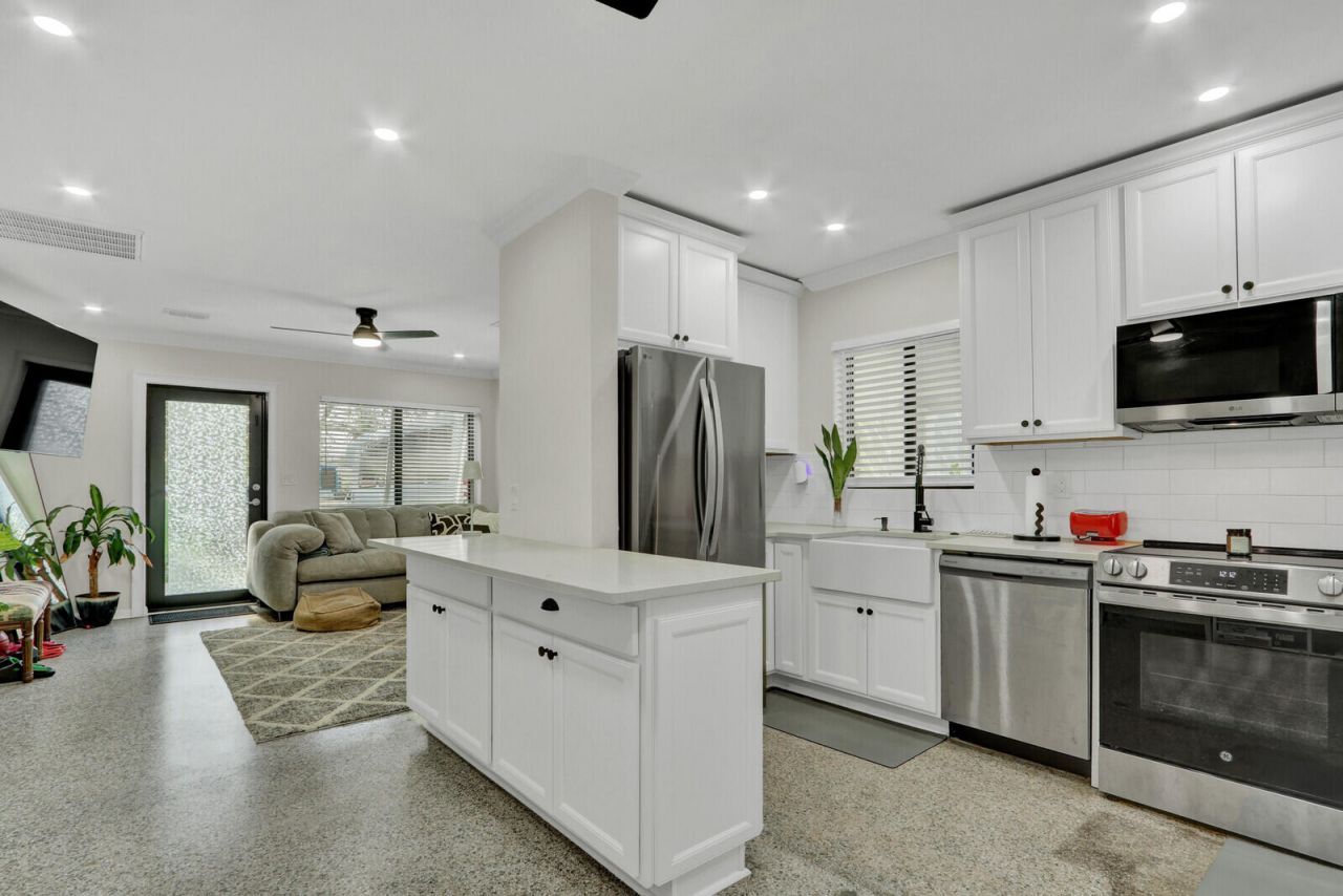 431 52nd Street, West Palm Beach, FL 33407 Photo