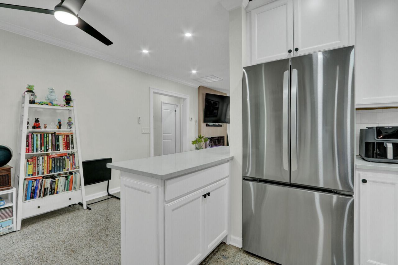 431 52nd Street, West Palm Beach, FL 33407 Photo