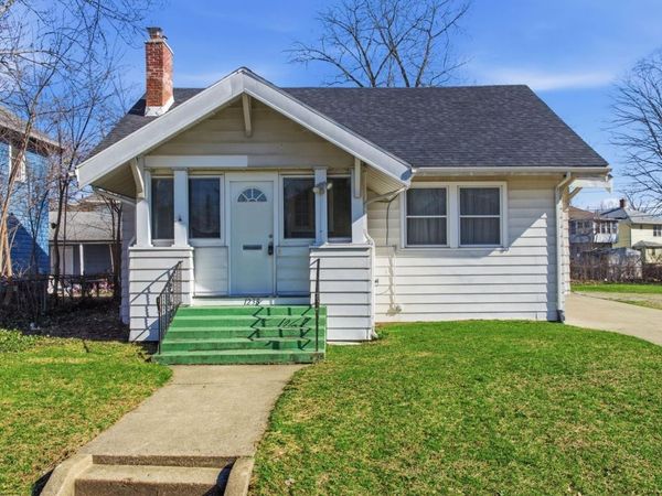 1238 Diamond Avenue, South Bend, IN 46628