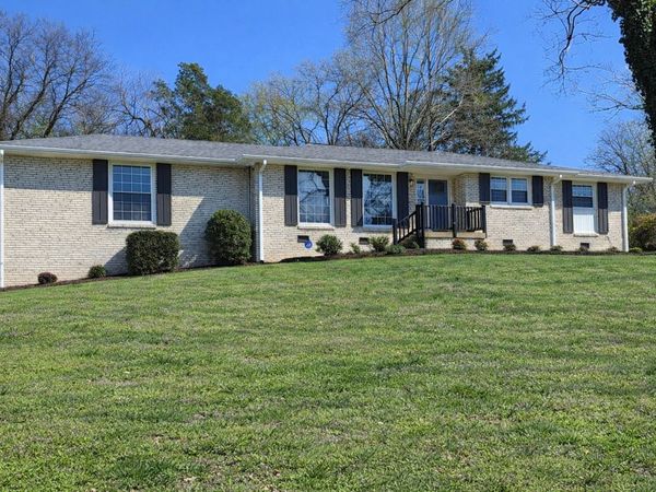 742 Currey Rd , Nashville, TN 37217