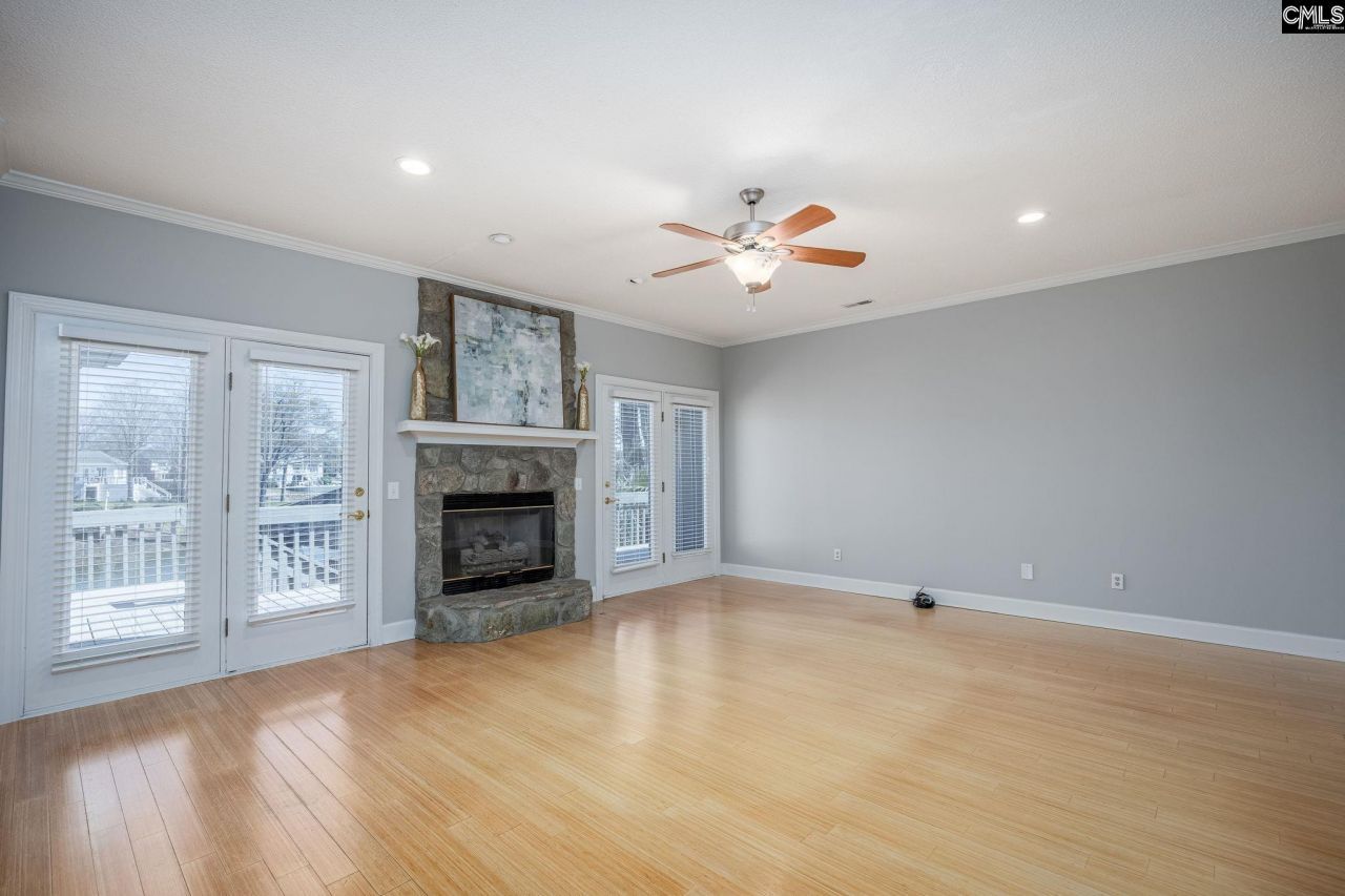 1045 Jones Road Photo 10