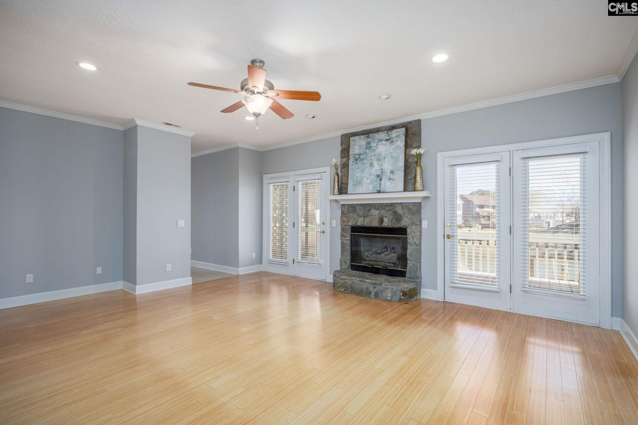 1045 Jones Road Photo 7