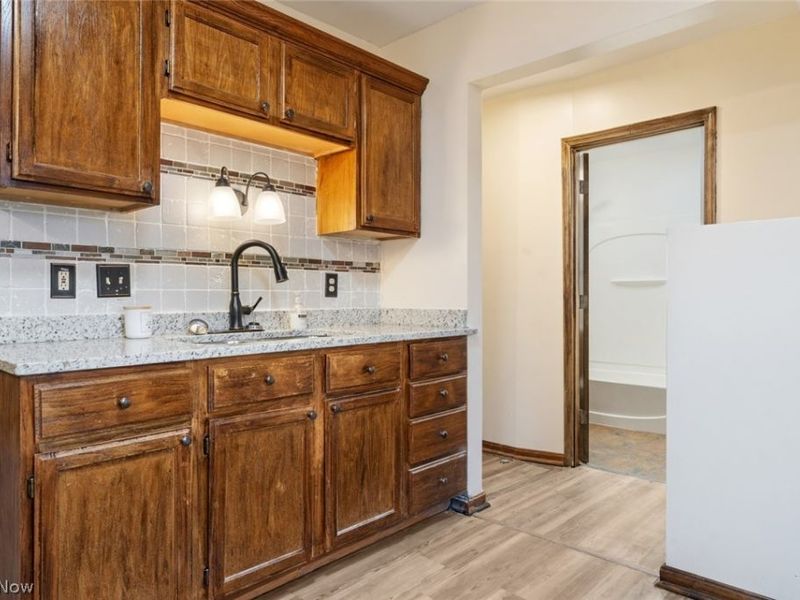 4385 W 229th Street, Fairview Park, OH 44126 Photo 11