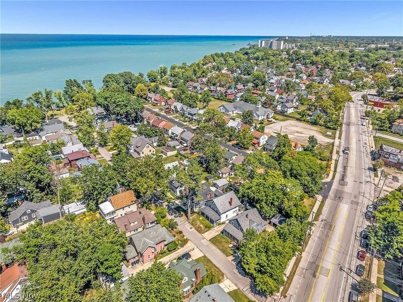 323 Groveland Club Drive, Cleveland, OH 44110 Photo 4