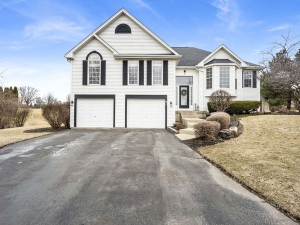 81 Parkside Court , North Aurora, IL 60542