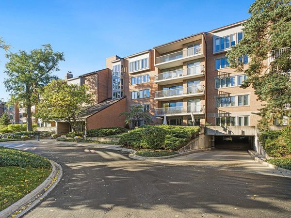 44 Park Lane , Unit 223, Park Ridge, IL 60068