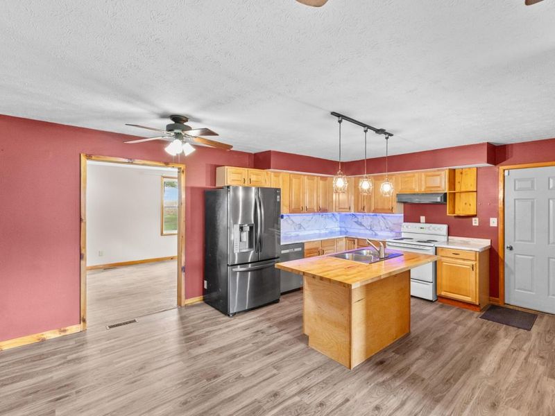 585 County Road 21 , Ashley, OH 43003 Photo 8