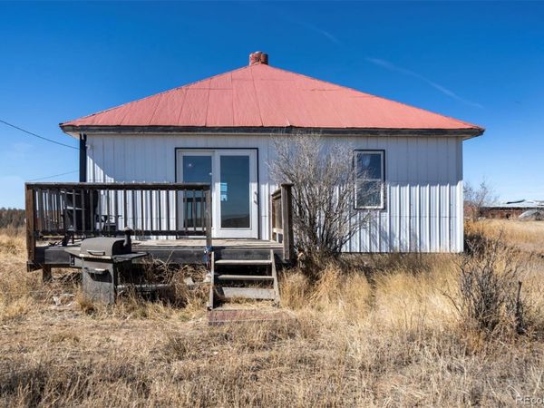 10573 County Road 165 , Matheson, CO 80830
