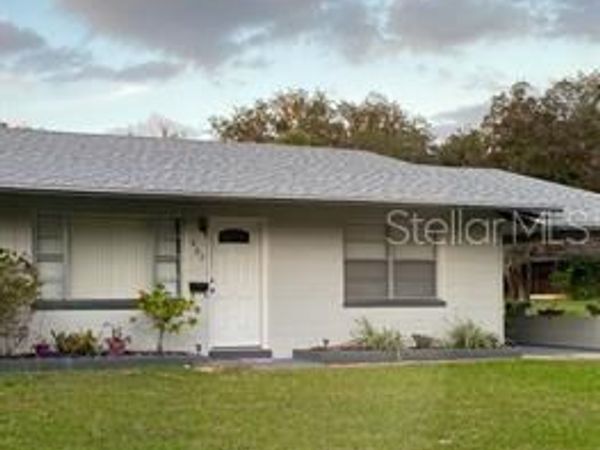 607 E JOHNS AVENUE , MOUNT DORA, FL 32757