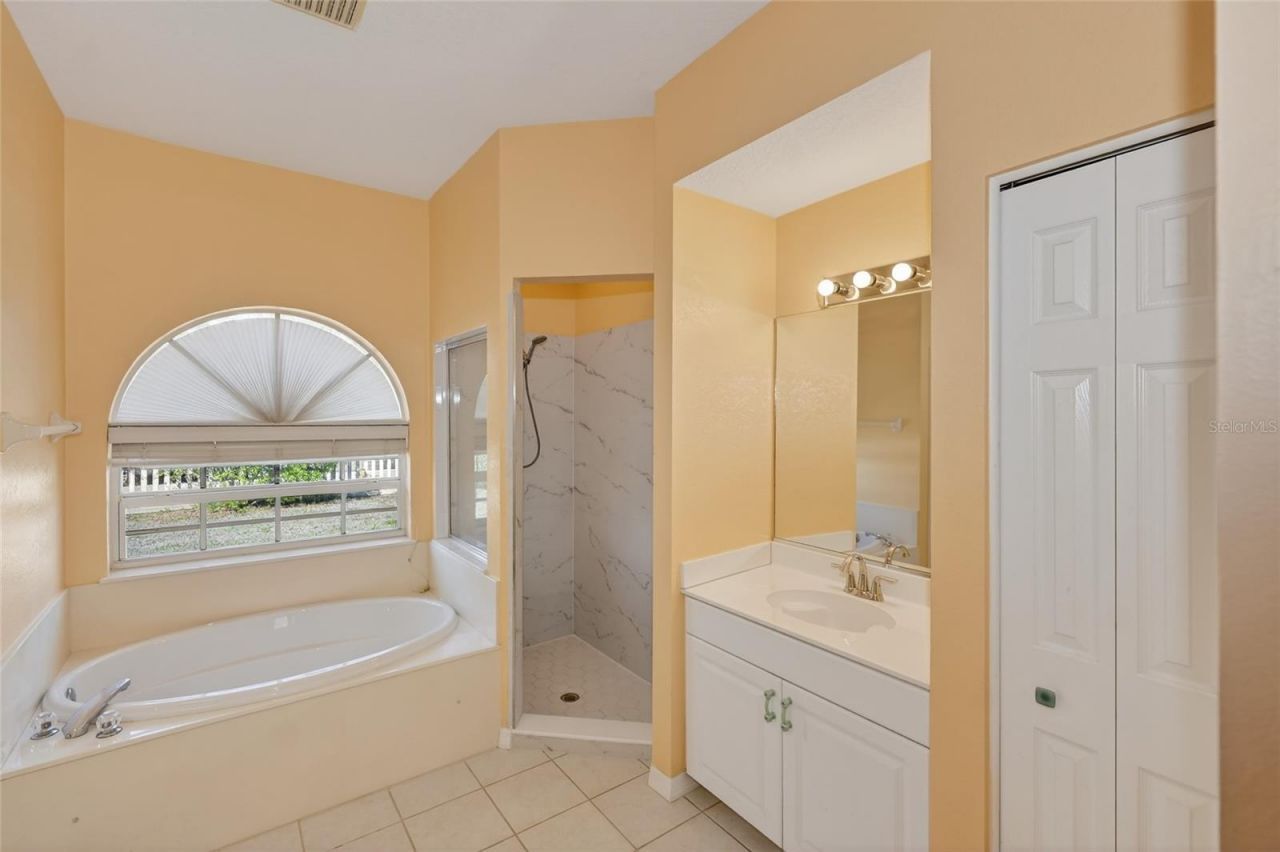 2724 Temple Street , Sarasota, FL 34239 Photo