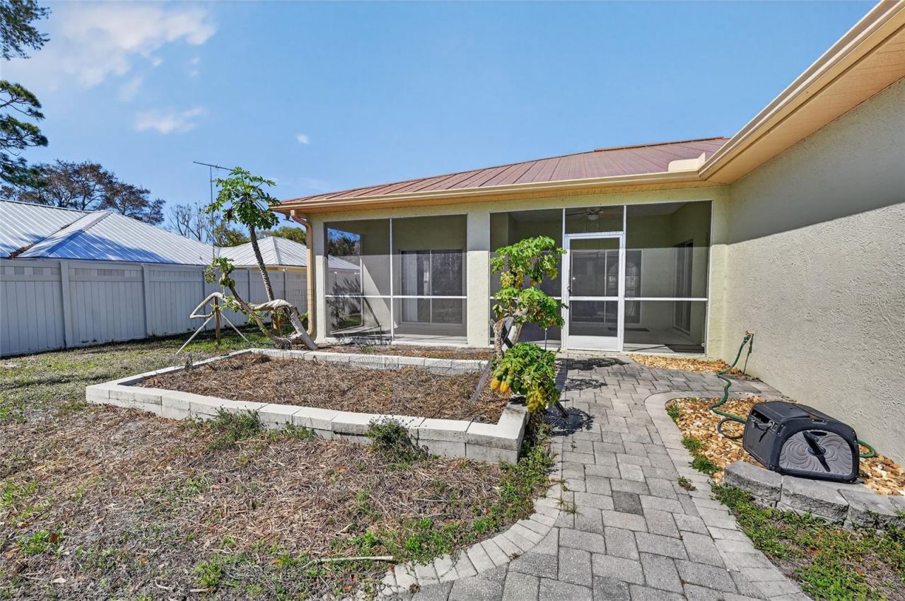 2724 Temple Street , Sarasota, FL 34239 Photo