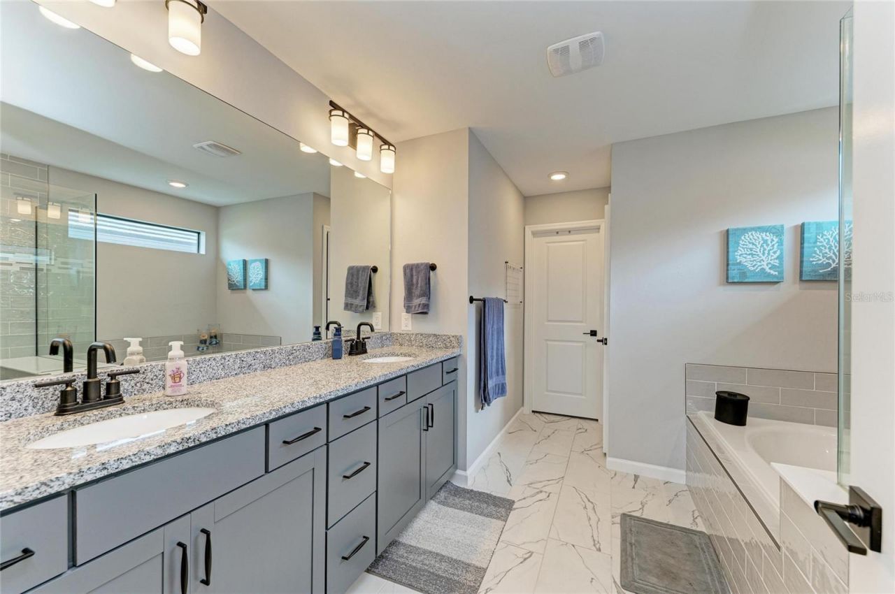 16314 Pine Mist Drive, Bradenton, FL 34211 Photo