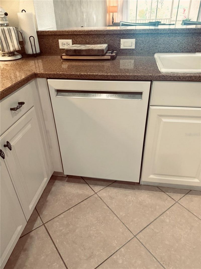 5647 Key Largo Court, Unit C-07, Bradenton, FL 34203 Photo