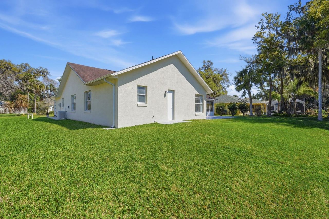 23 Old Sunbeam Drive, South Daytona, FL 32119 Photo