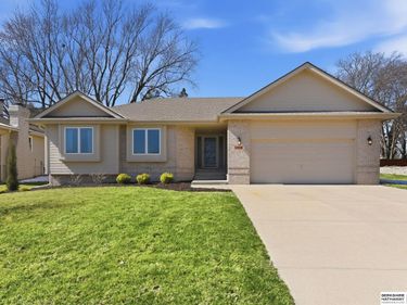 2410 S 165th Avenue , Omaha, NE 68130