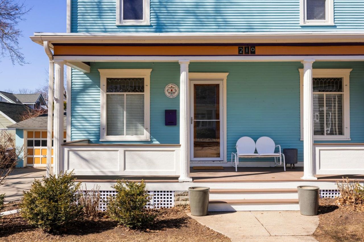 210 S 6th Street, Mount Horeb, WI 53572 Main Photo