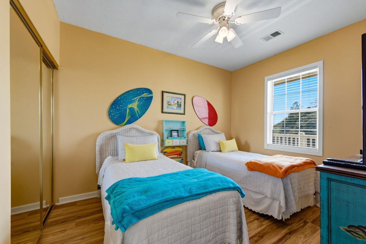 901 West Port Dr.  Photo 17