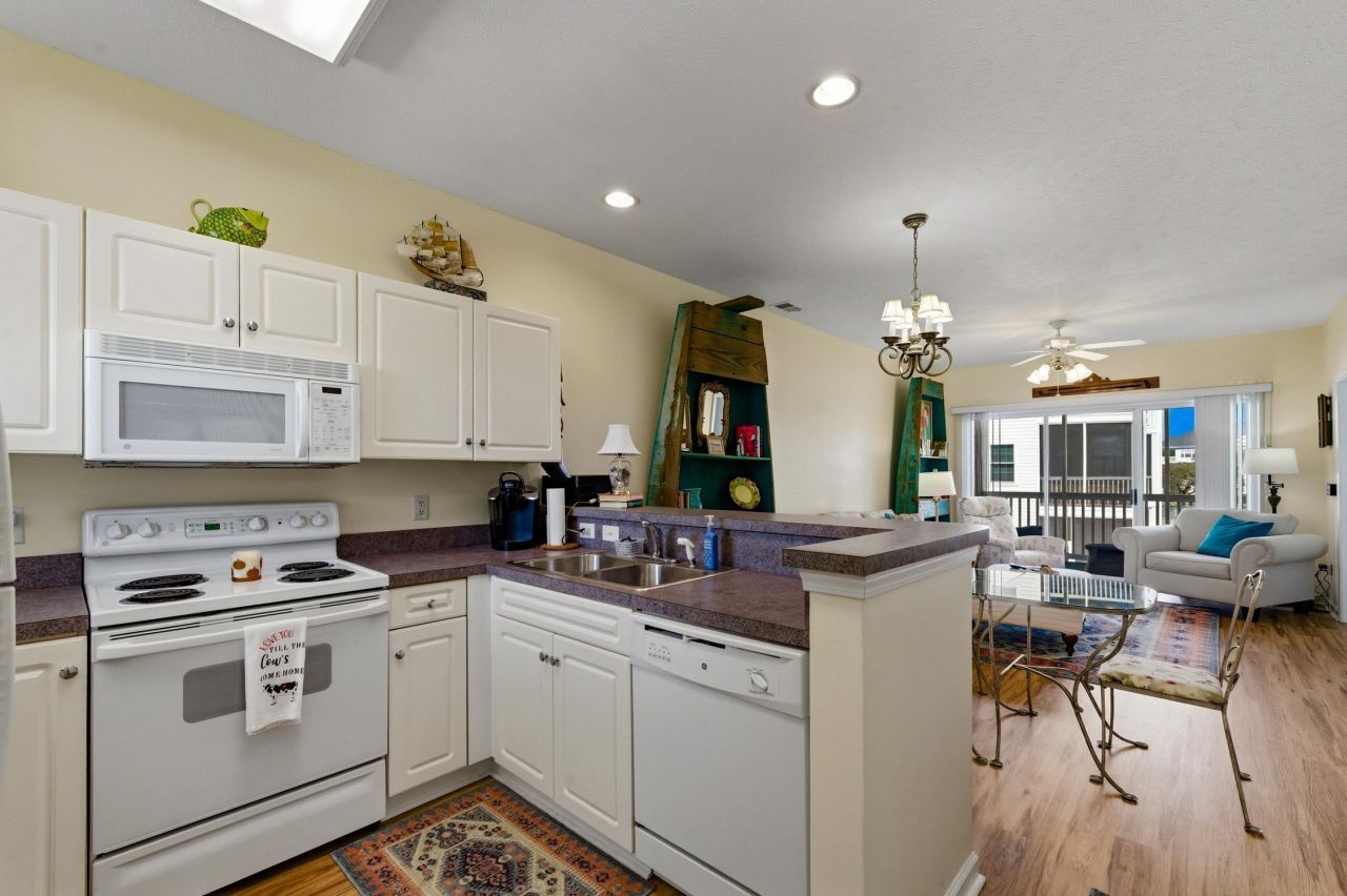 901 West Port Dr.  Photo 4