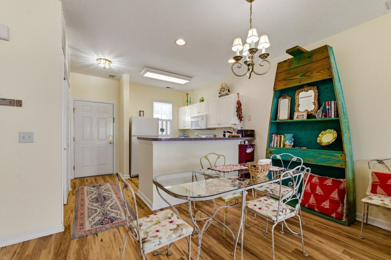 901 West Port Dr.  Photo 6