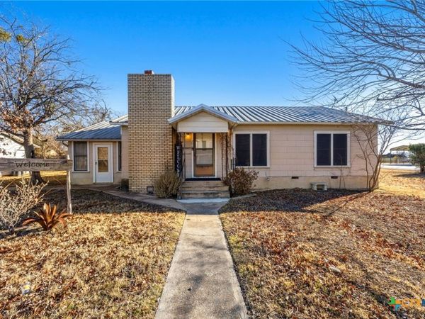 200 College Avenue , Florence, TX 76527