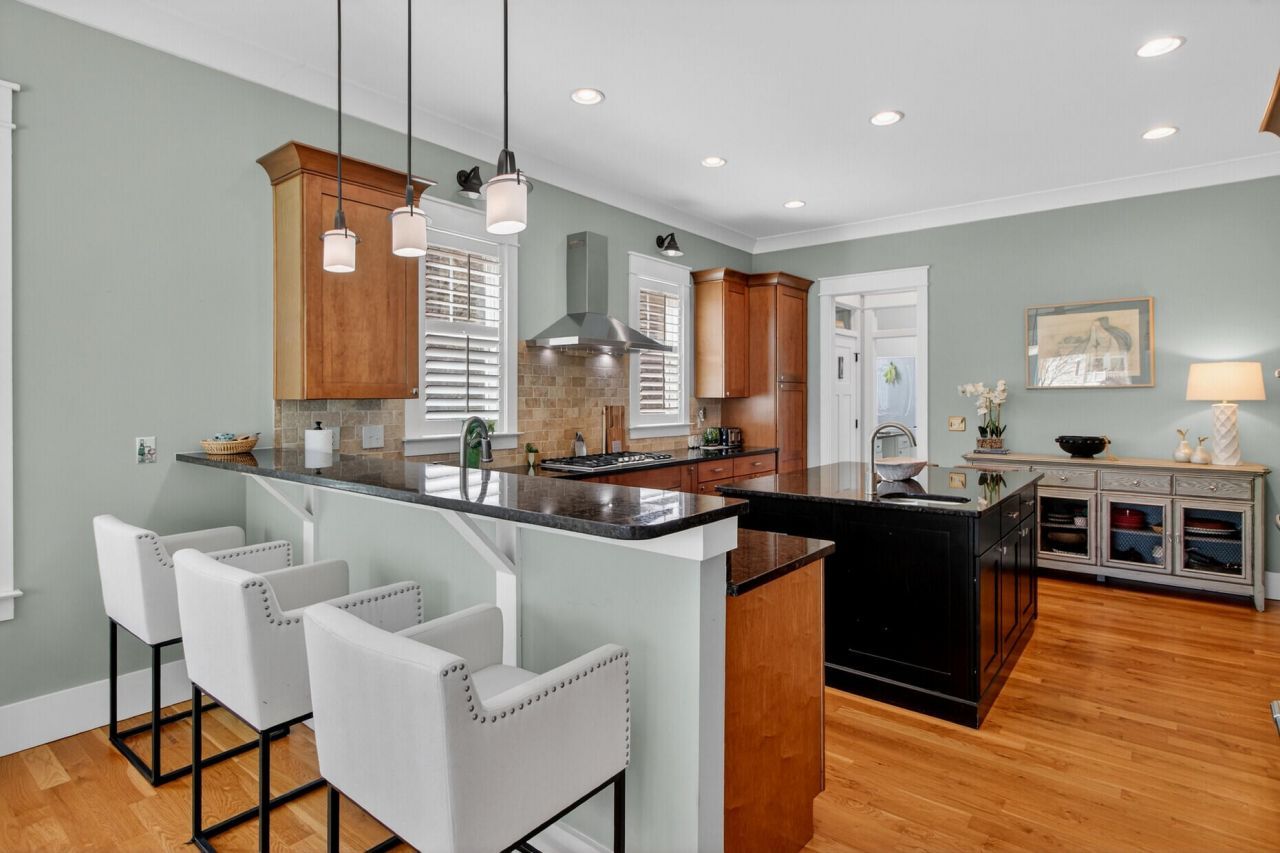 1748 W Canning Drive Photo 13